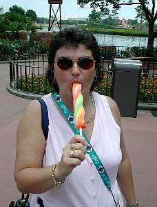 Disney2000 Epcot 27 May47.JPG